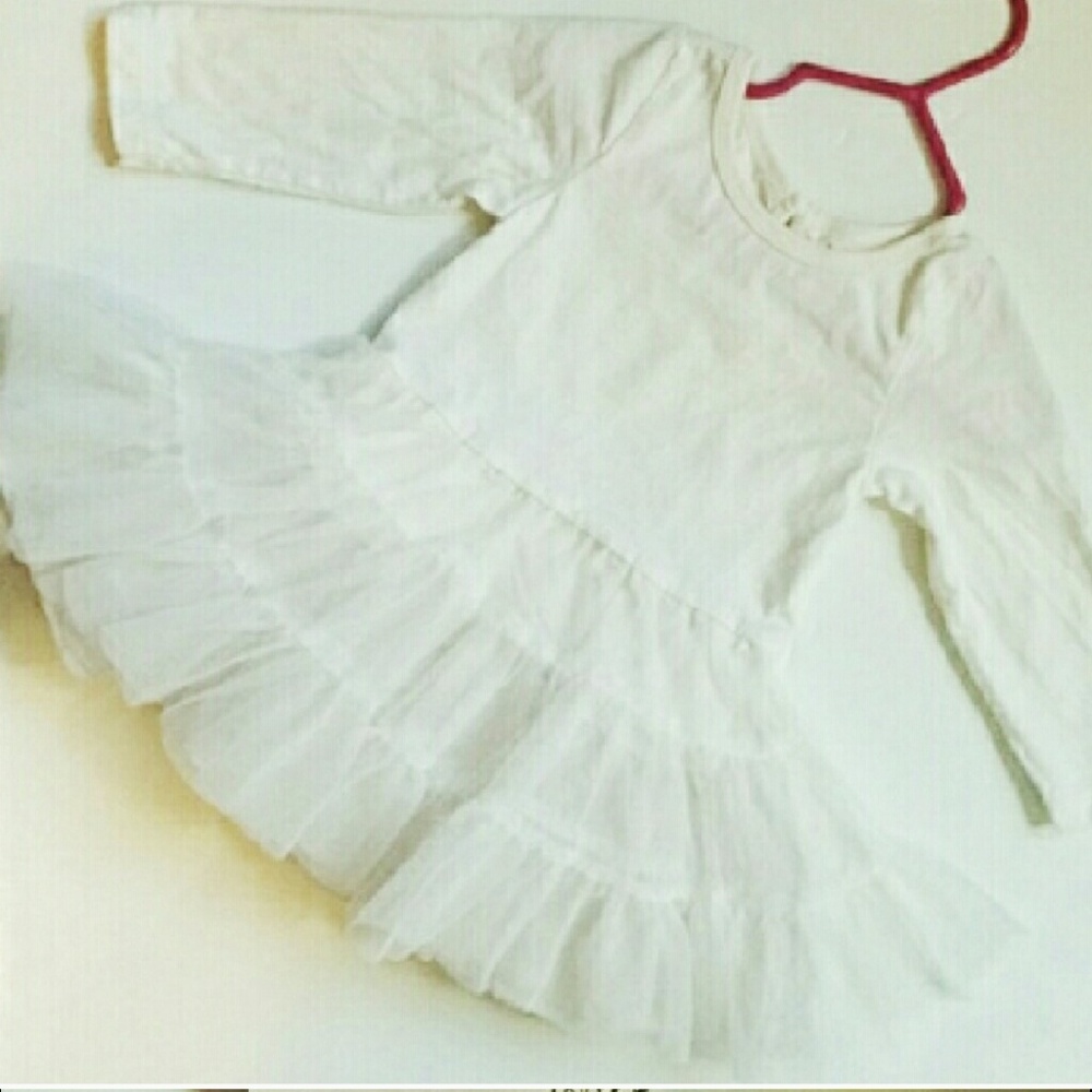 ❤️3 for $12 Old Navy cream tutu dress - 6-12m